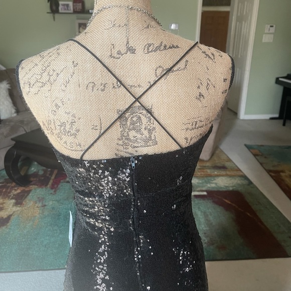 - Windsor Sequin Formal high slit dress - Picture 7 of 9